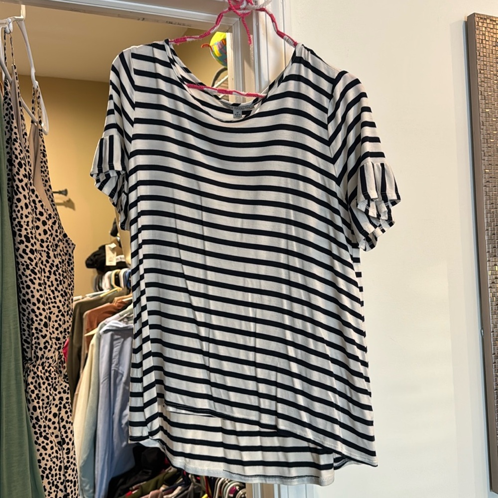 Black and white striped Tshirt
